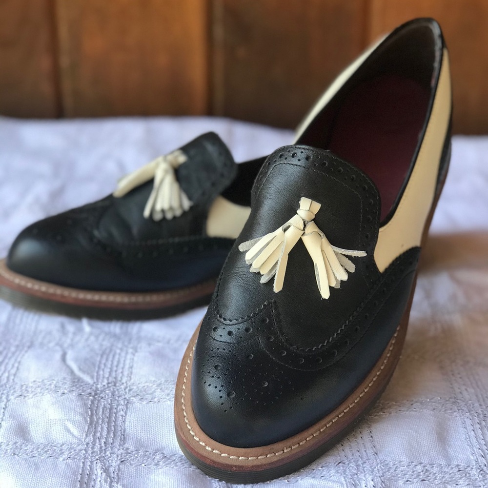 Womens wingtip Dr Martens